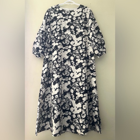 Everlane Dresses & Skirts - Everlane Black and White Puff Sleeve A-Line Dress